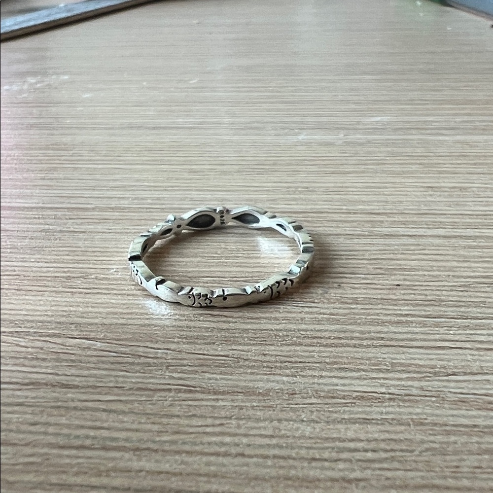Fish Patterned Women's Ring - Picture 2 of 2